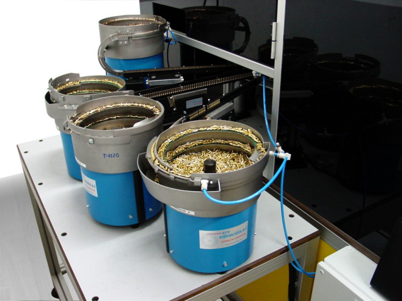 Sistemas de alimentación para maquina de control por visión